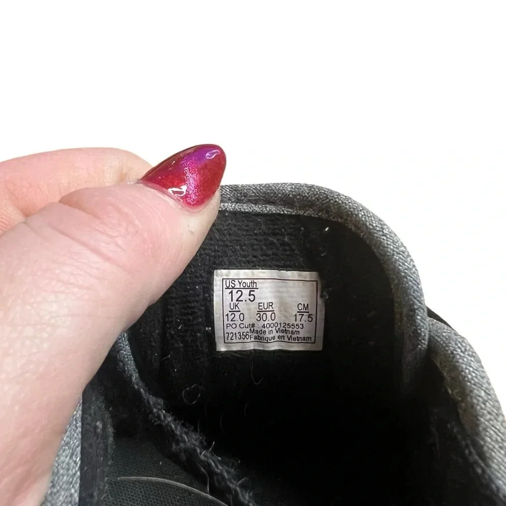 Vans Winston Rock‎ Boy's Low Top Lace Up Grey Skate Shoes - Youth Size 12.5